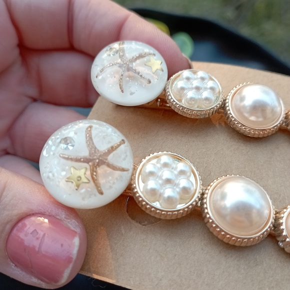 Gold Starfish Romantic Pearlcore Hair Clips - Picture 12 of 13